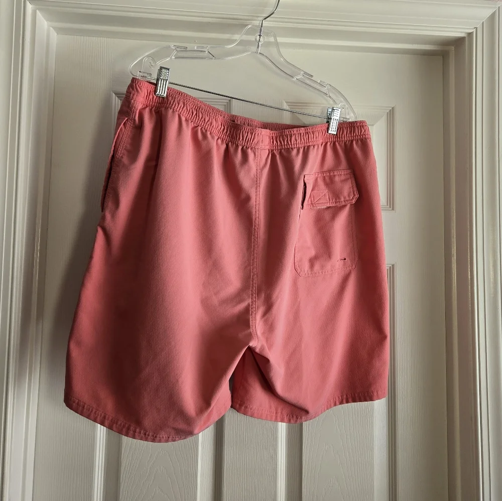 Vineyard Vines Bungalow Board Shorts Men's Size‎ XL Swim Trunks Pink Pockets